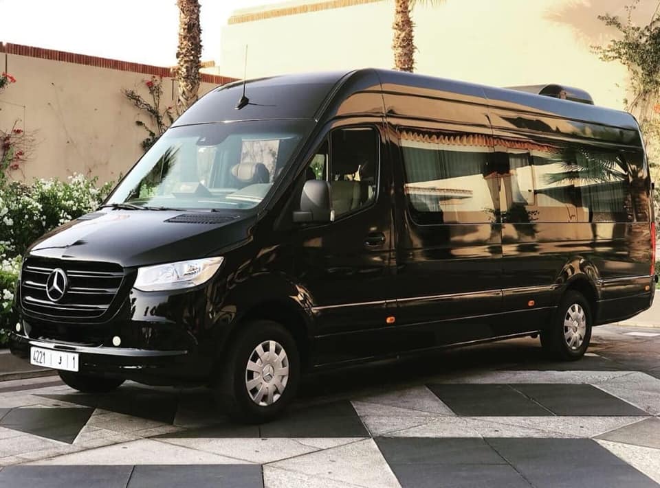Reserve su transporte turístico para familias en Marruecos